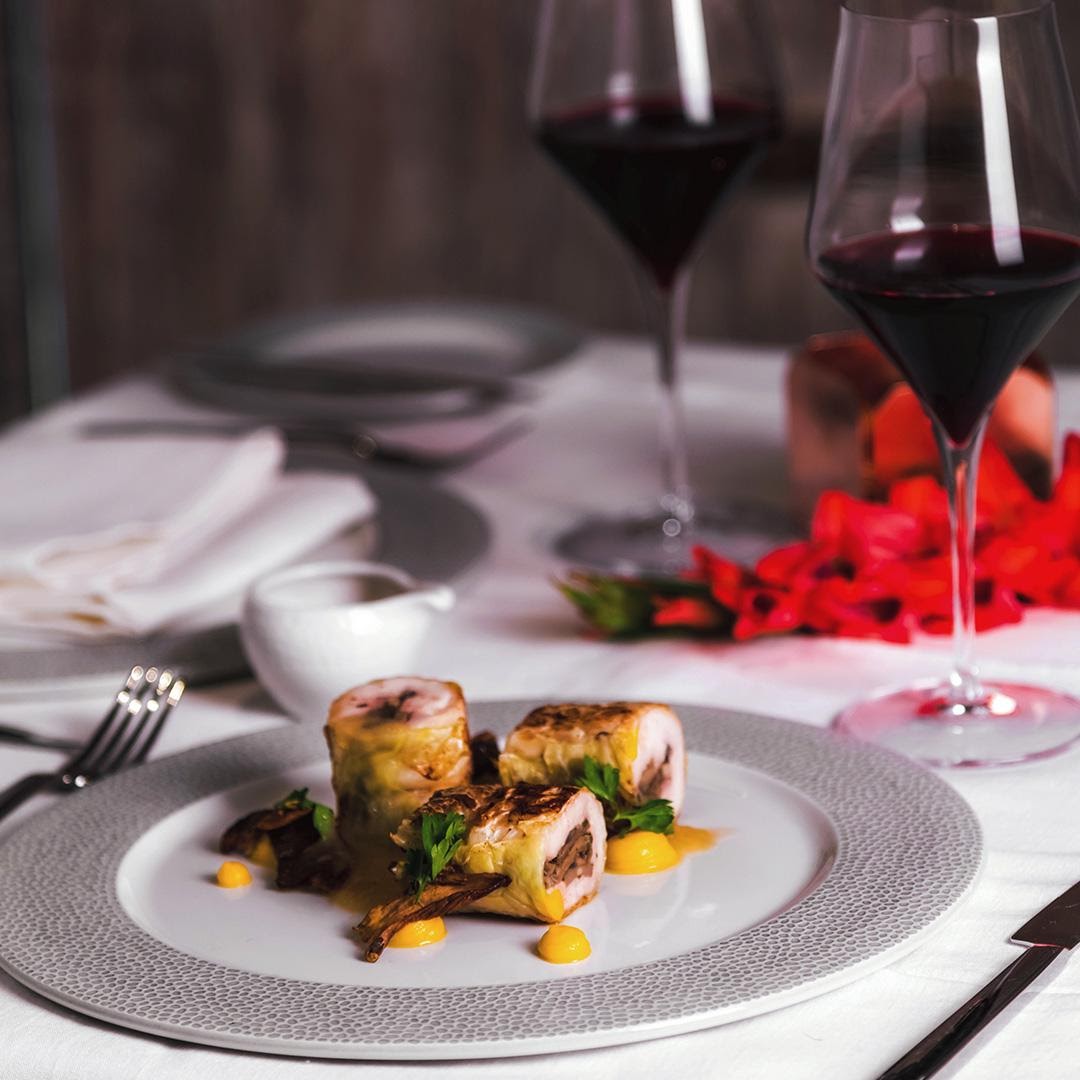 How to Have a Luxury Dining Experience at Home